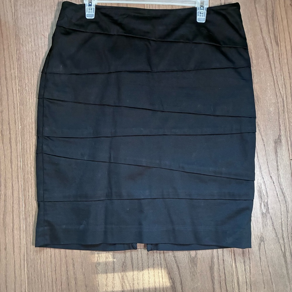 White House Black Market Cotton Tiered Instantly Slimming Black Pencil Skirt